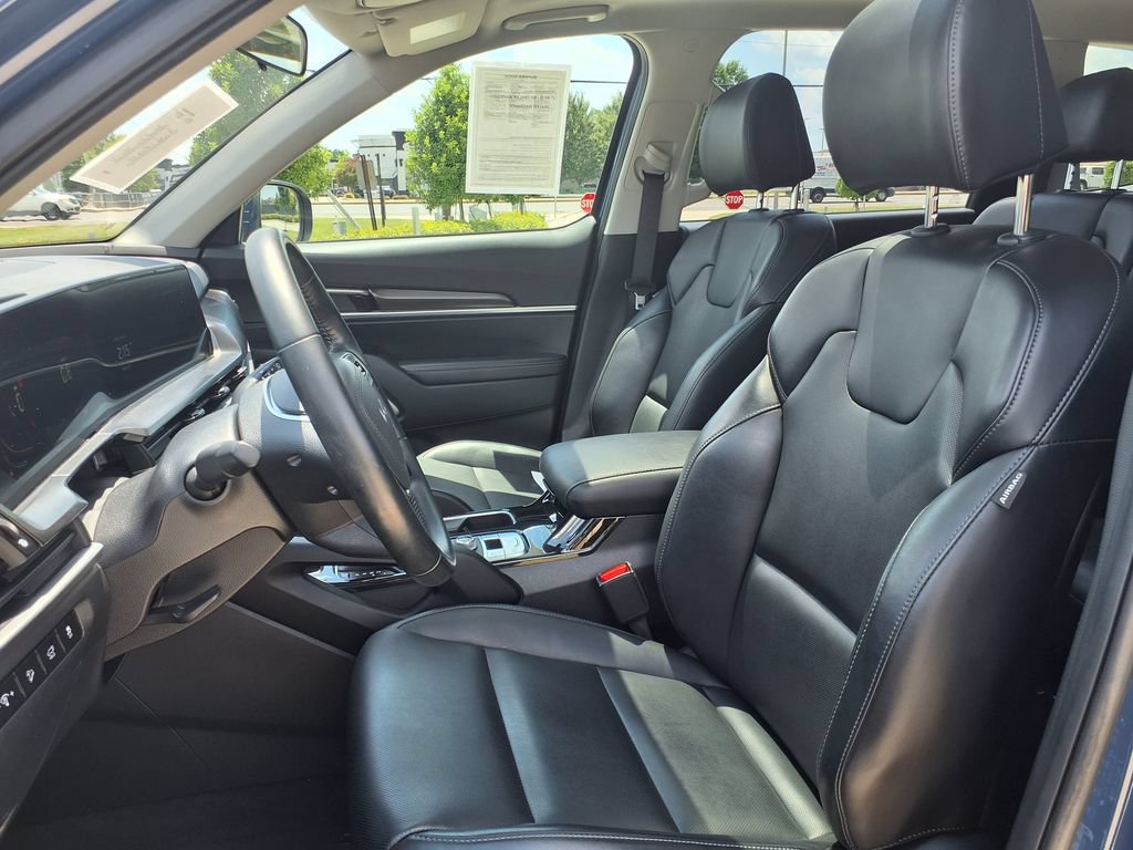 Used 2025 Kia Telluride S FWD image 17