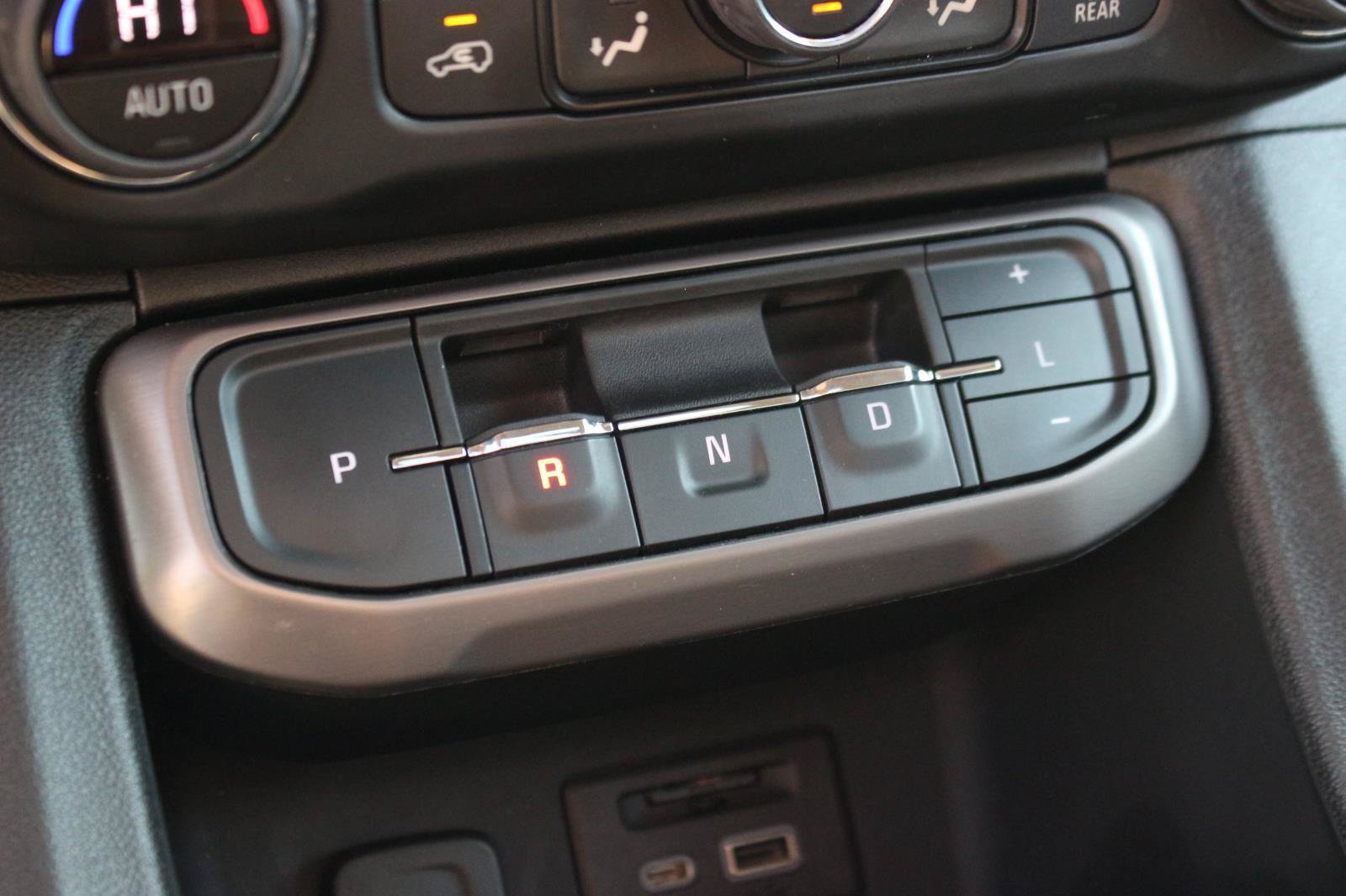 Used 2023 GMC Acadia AT4 AWD/4WD image 31