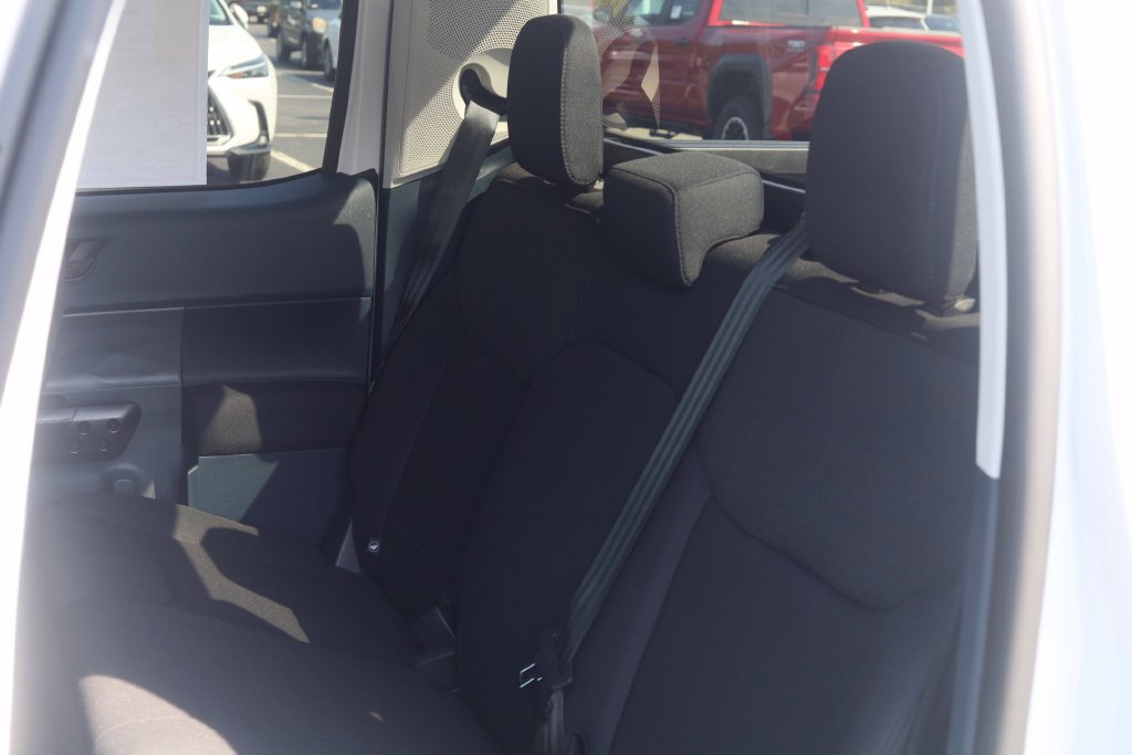 Used 2025 Ford Maverick XL w/ Equipment Group 101A AWD/4WD image 27