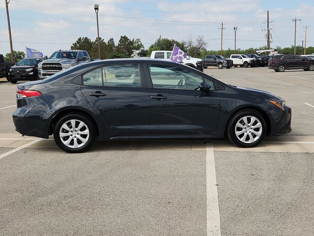 Used 2026 Toyota Corolla LE FWD image 5