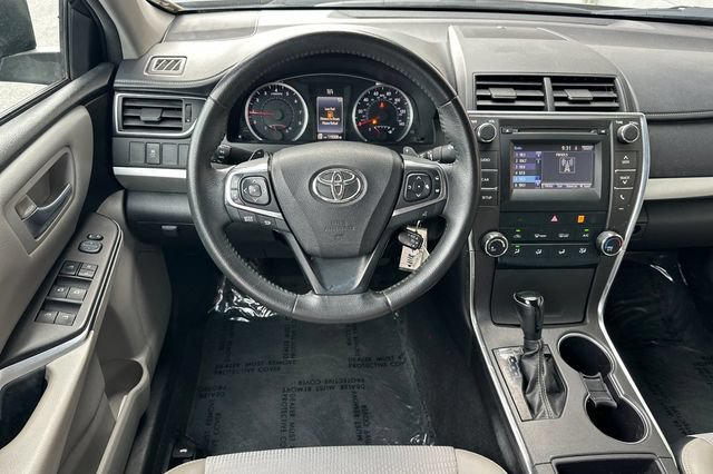 Used 2017 Toyota Camry SE FWD image 18