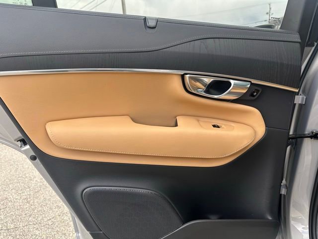 Used 2025 Volvo XC90 B6 Ultra w/ Protection Package image 21