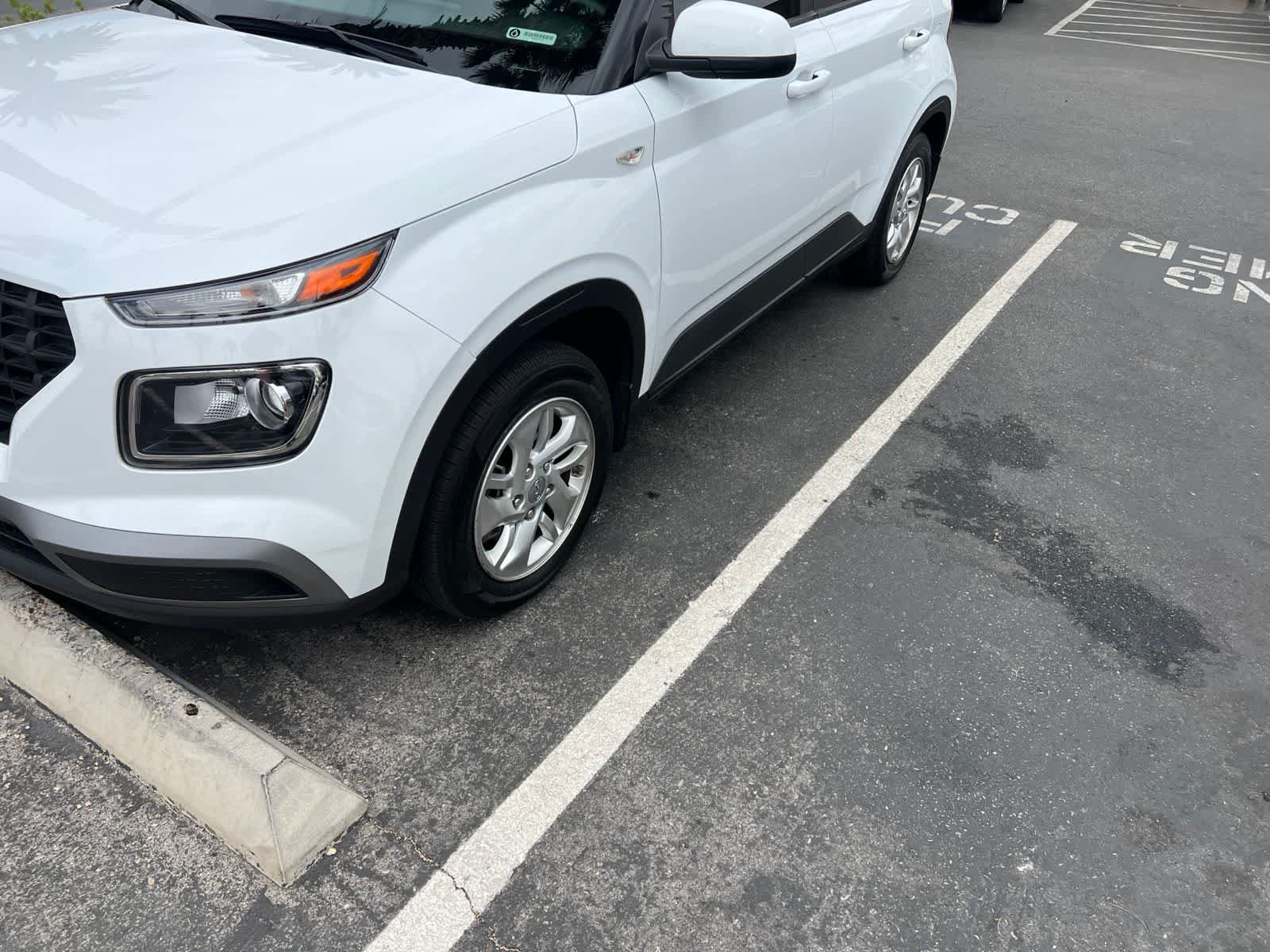 Used 2022 Hyundai Venue SE FWD image 5