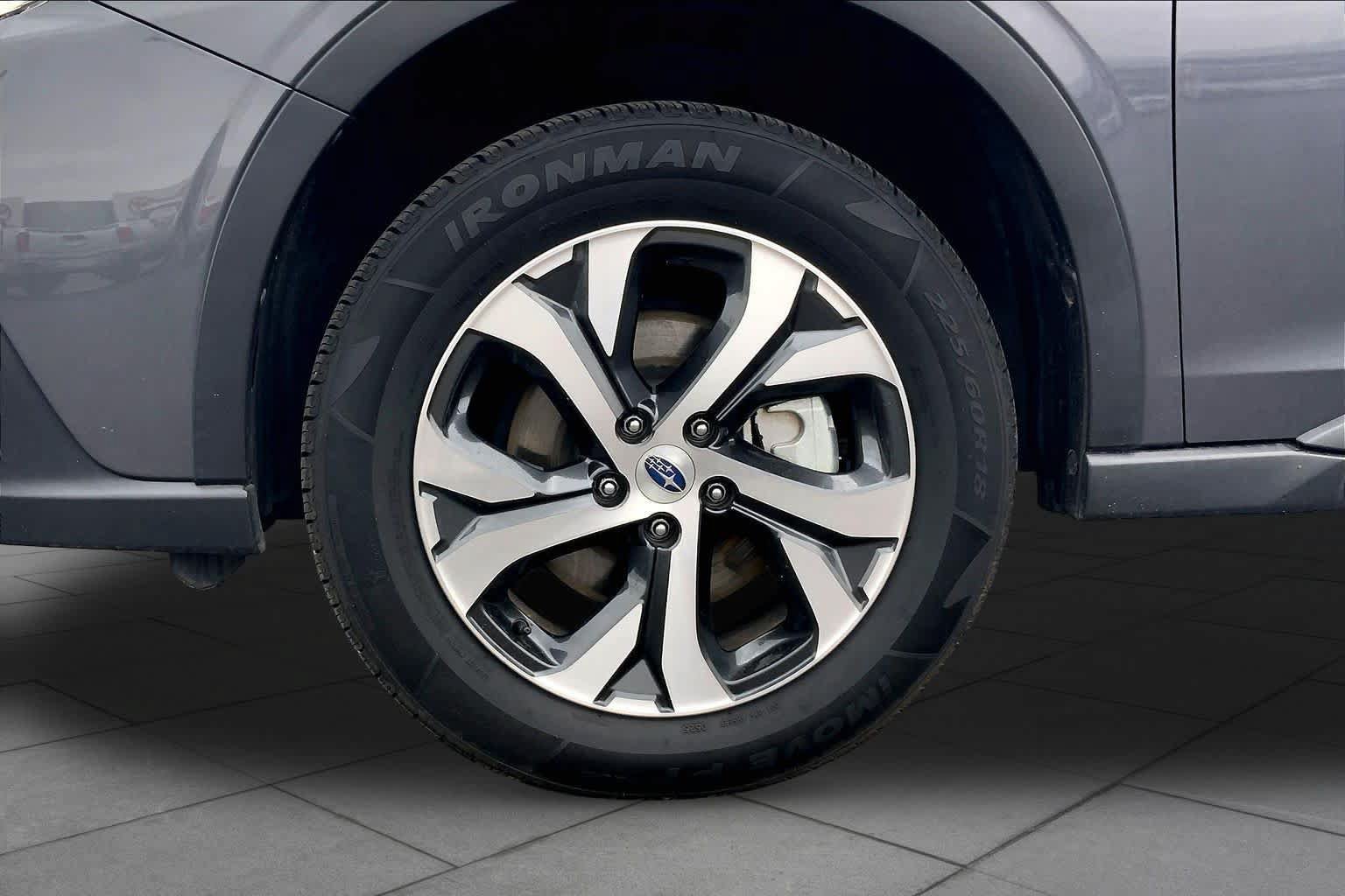 Used 2022 Subaru Outback Limited AWD/4WD image 11