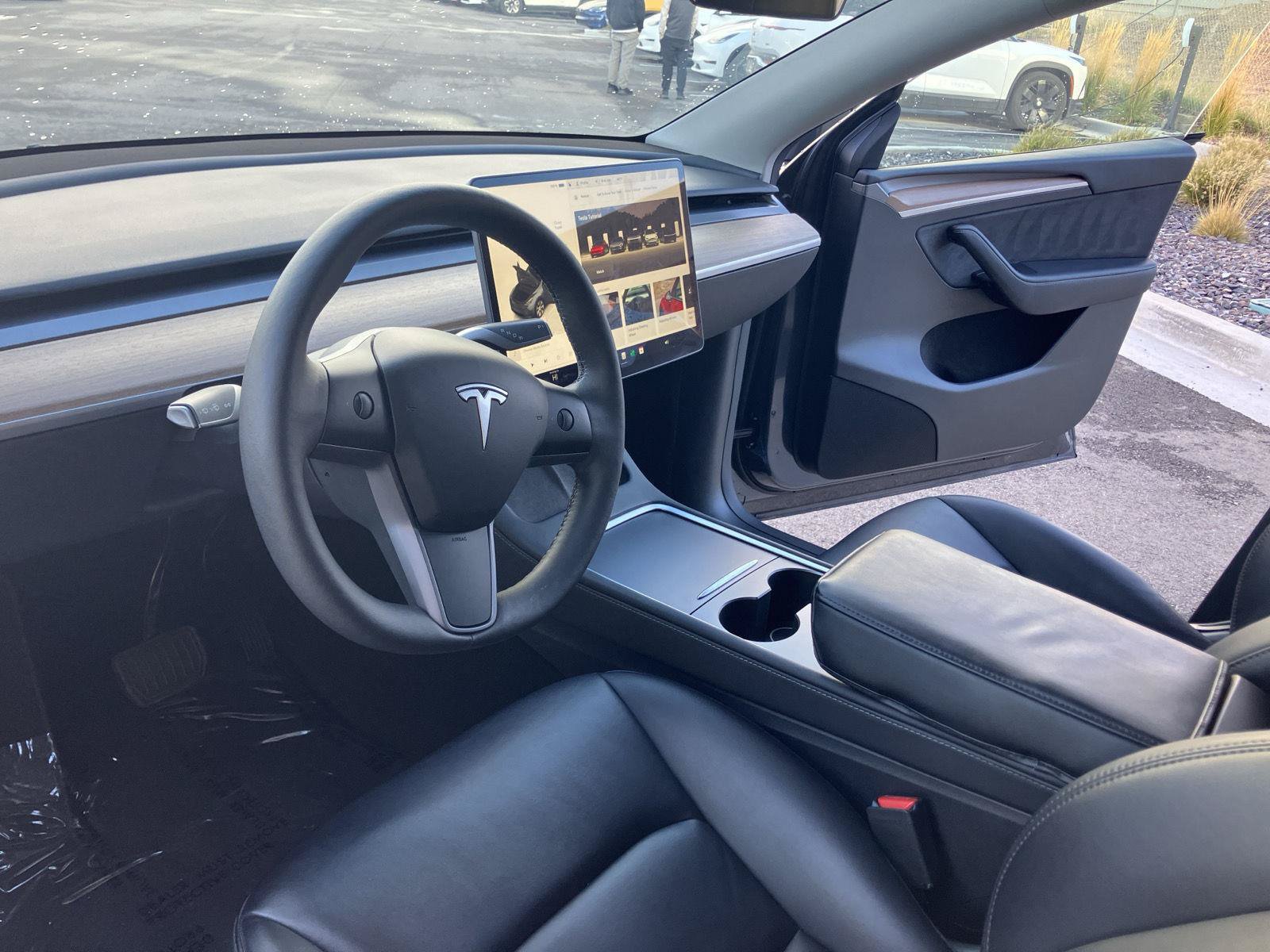 Used 2023 Tesla Model Y 2WD image 11