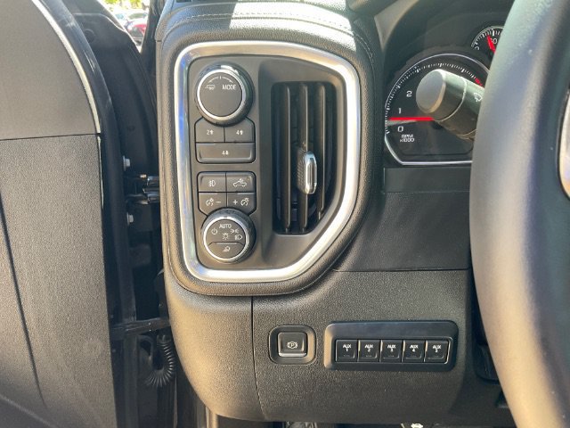 Used 2021 Chevrolet Silverado 2500 LT w/ Convenience Package AWD/4WD image 21