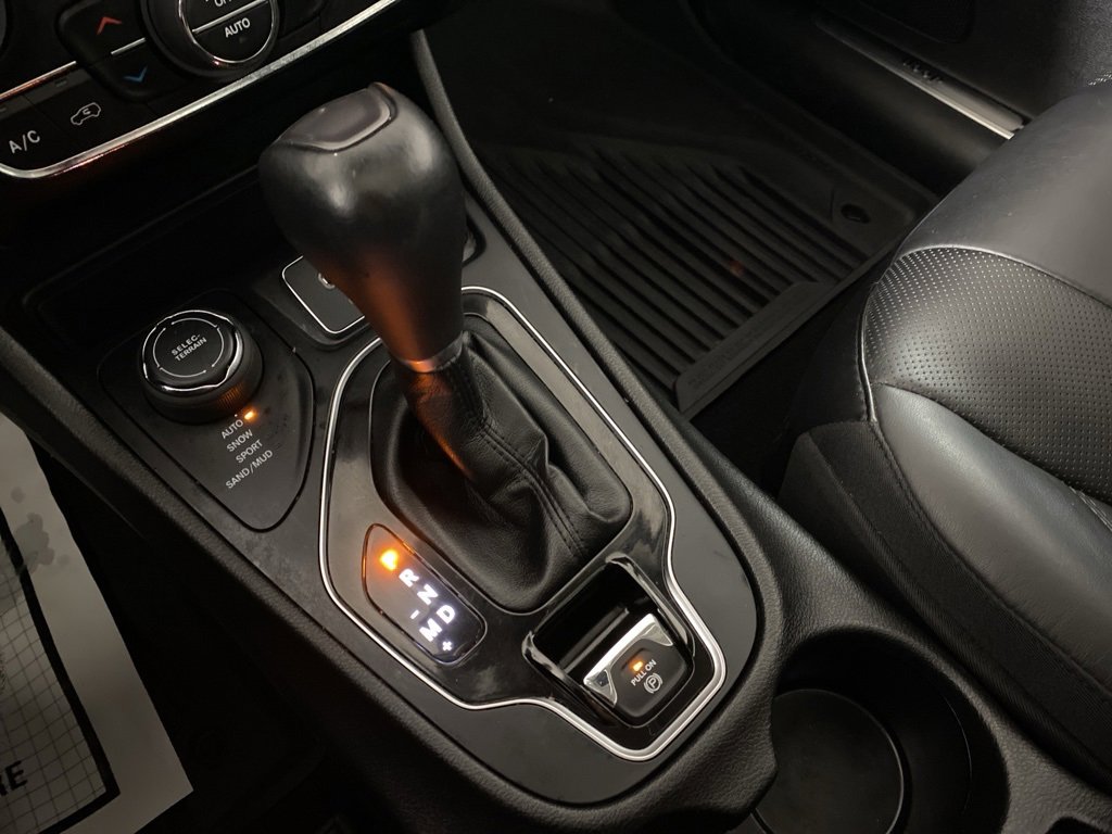 Used 2021 Jeep Cherokee Limited w/ Elite Package image 27