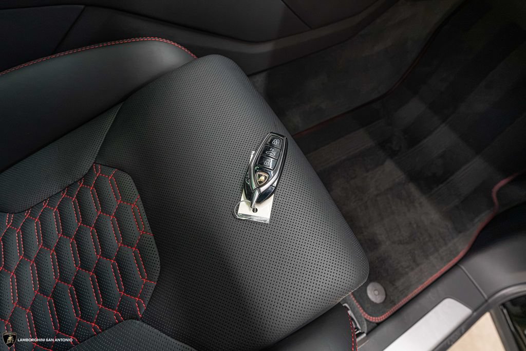 Used 2024 Lamborghini Urus S AWD/4WD image 35