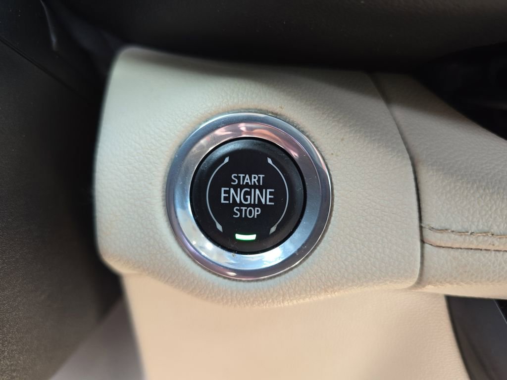 Used 2021 Buick Envision Essence AWD/4WD image 17