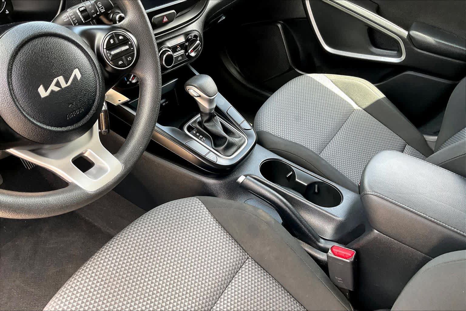 Used 2023 Kia Soul LX w/ LX Technology Package FWD image 16