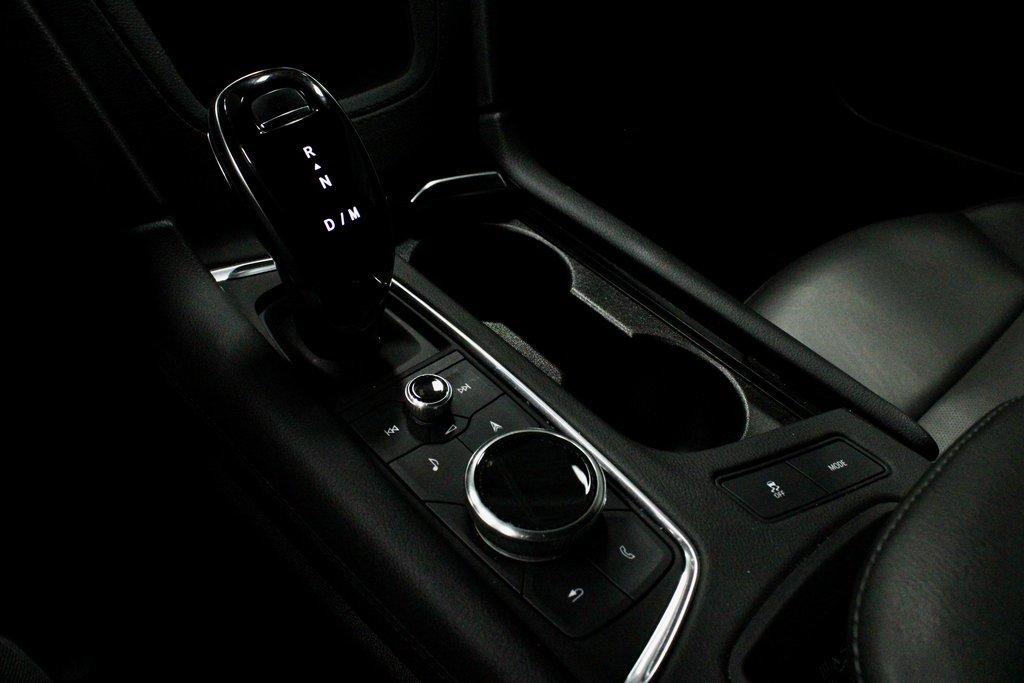Used 2025 Cadillac XT6 Premium Luxury image 34