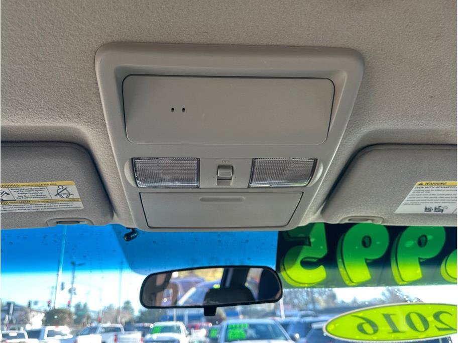 Used 2016 Nissan Frontier SV image 19