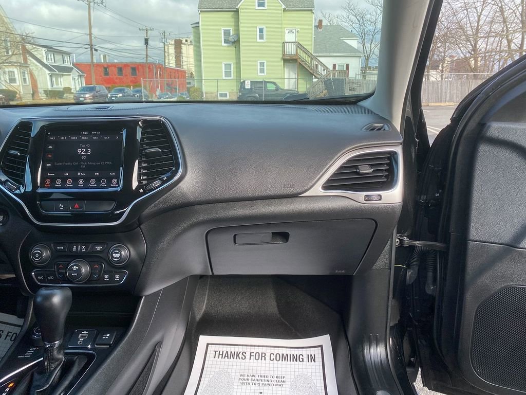 Used 2019 Jeep Cherokee Limited image 28