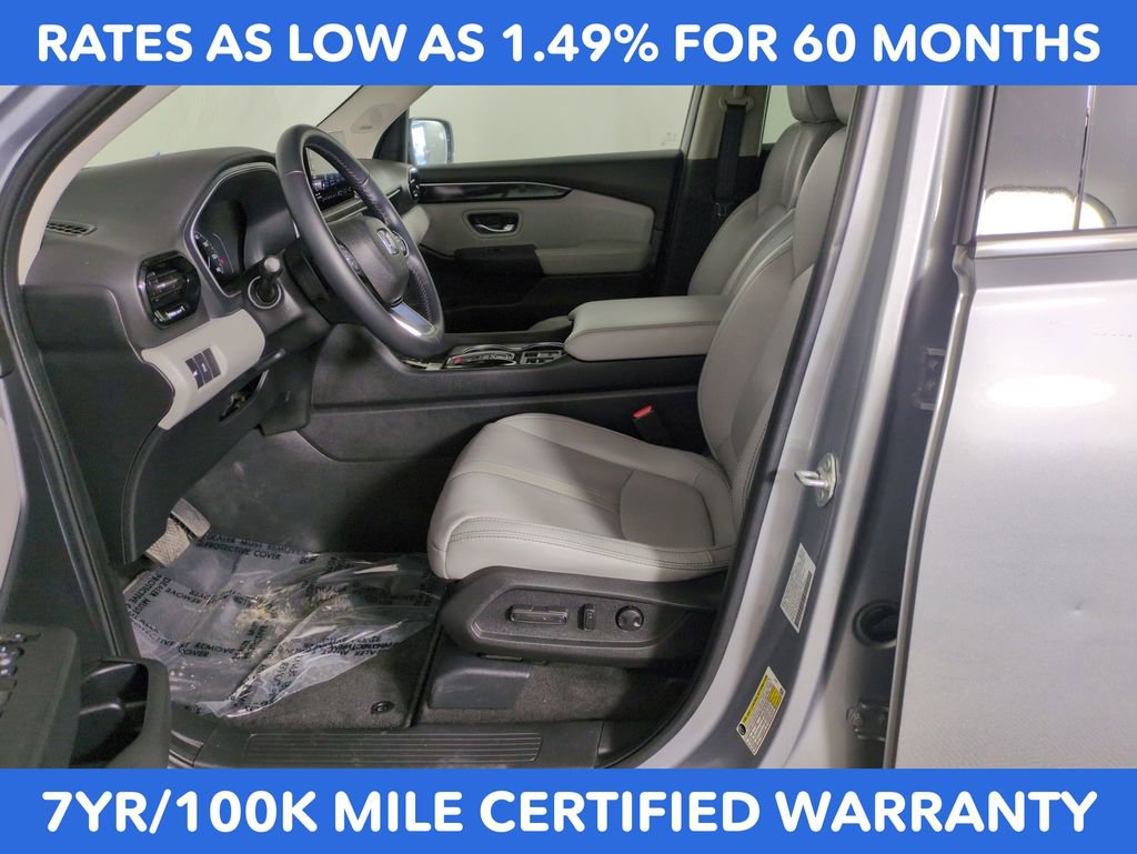 Used 2023 Honda Pilot Touring image 9