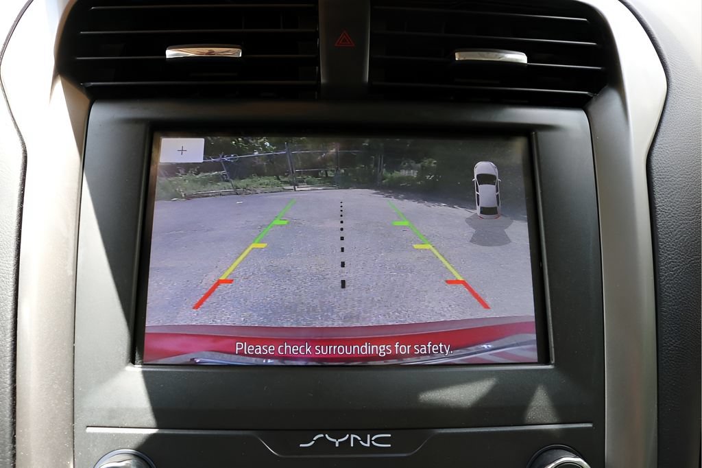 Used 2020 Ford Fusion SE FWD image 21
