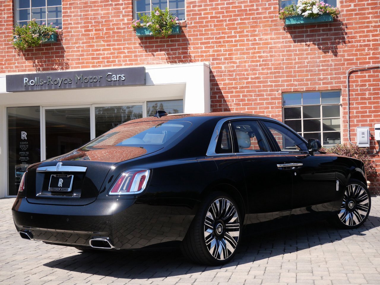 New 2026 Rolls-Royce Ghost image 2