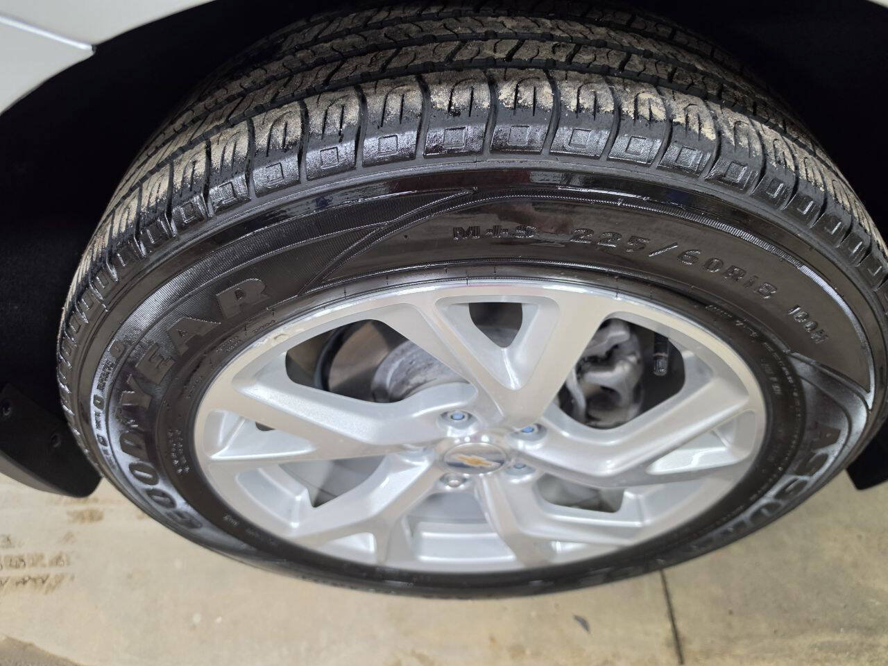 Used 2021 Chevrolet Equinox Premier w/ LPO, Floor Liner Package AWD/4WD image 11