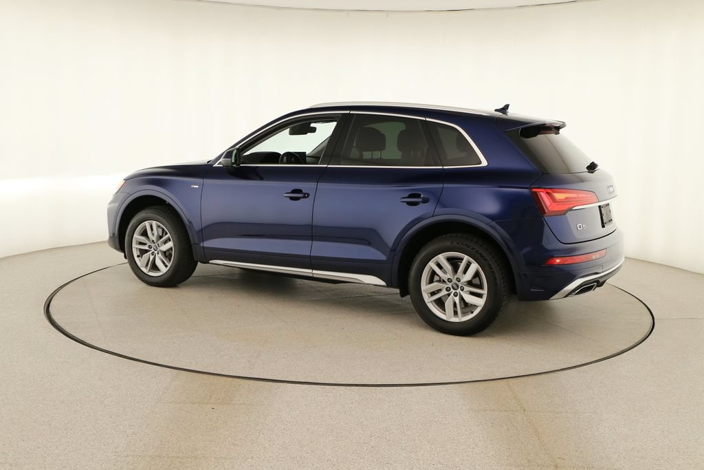 Certified 2022 Audi Q5 2.0T Premium w/ Convenience Package AWD/4WD image 3