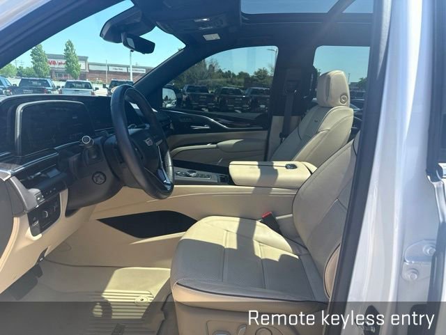 Used 2023 Cadillac Escalade Premium Luxury AWD/4WD image 30
