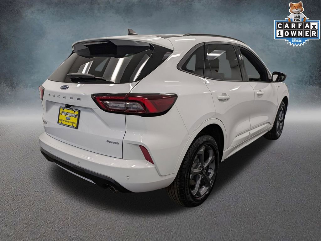 Used 2023 Ford Escape ST-Line w/ Tech Pack #1 AWD/4WD image 4