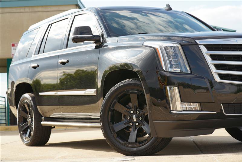 Used 2017 Cadillac Escalade Luxury AWD/4WD image 12