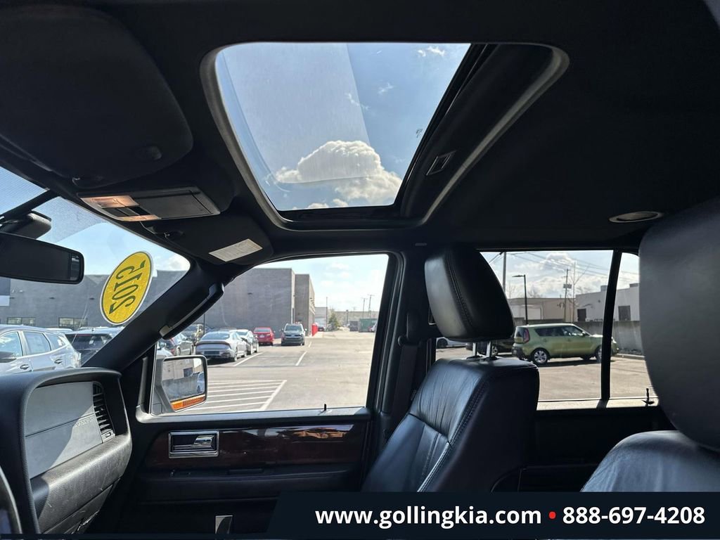 Used 2015 Lincoln Navigator L 4WD image 20
