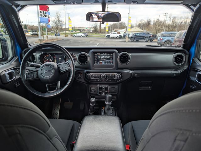 Used 2022 Jeep Gladiator Willys image 11