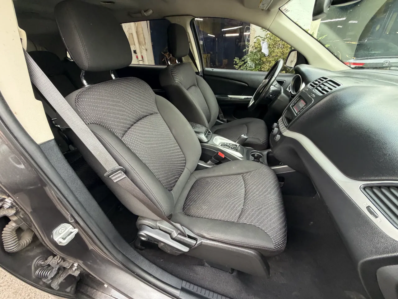 Used 2019 Dodge Journey SE w/ Connectivity Group FWD image 34