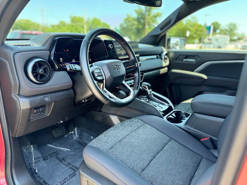 Used 2024 Chevrolet Colorado Z71 w/ Z71 Convenience Package 2 AWD/4WD image 14