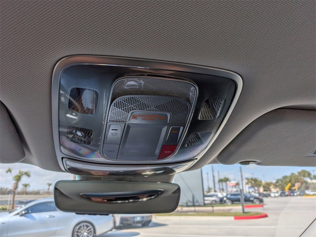 Used 2025 Genesis GV80 2.5T image 31