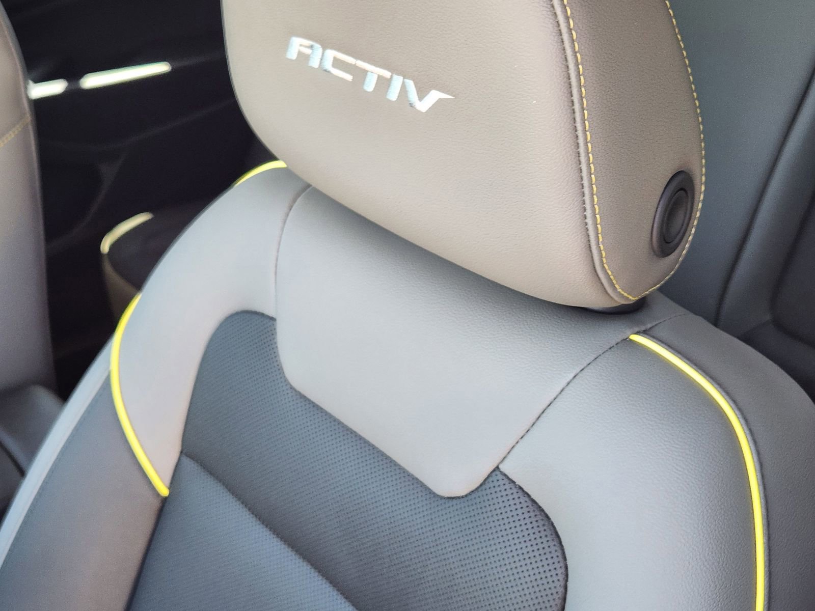 New 2026 Chevrolet Trax ACTIV FWD image 14
