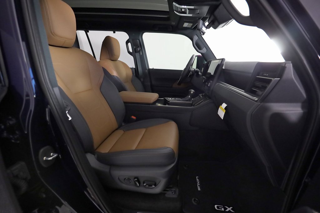 Used 2025 Lexus GX 550 w/ Accessory Package (2T) image 10