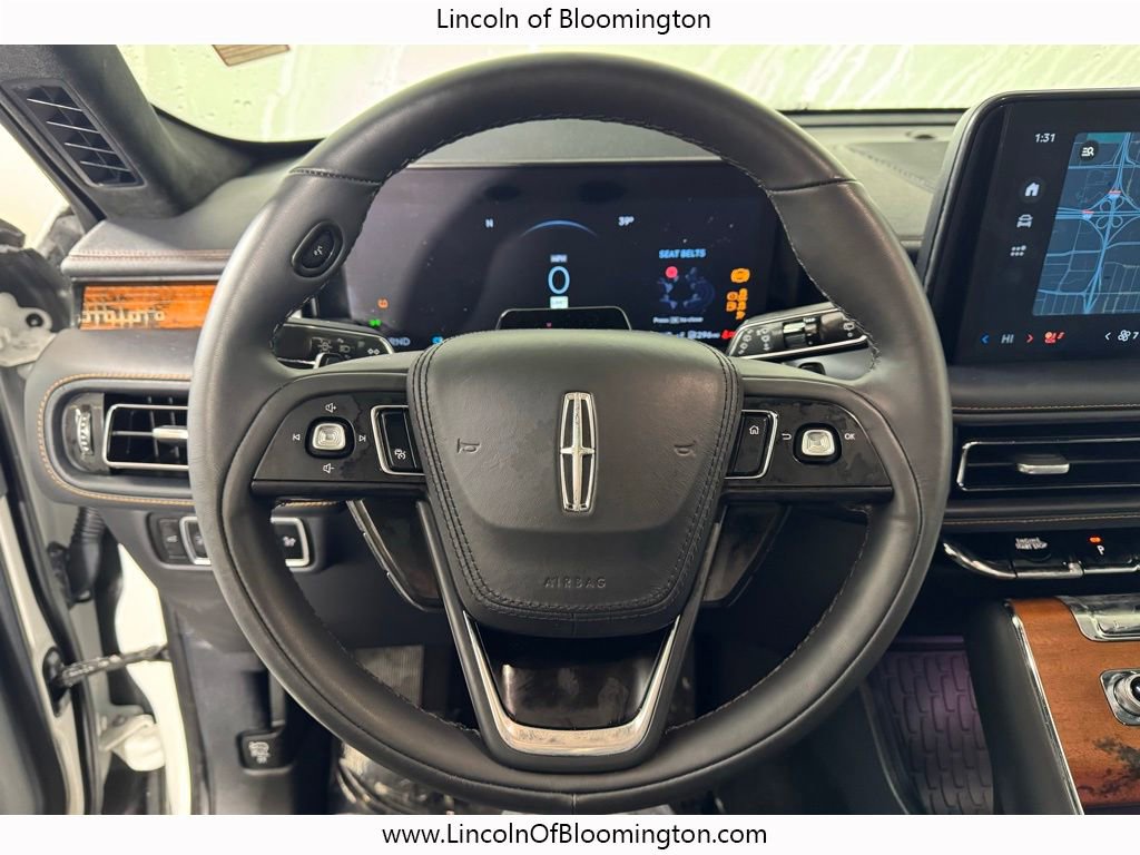 Certified 2025 Lincoln Aviator Black Label image 25