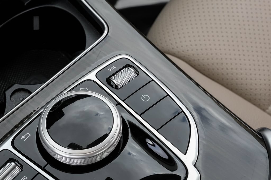 Used 2019 Mercedes-Benz C 300 Sedan image 21