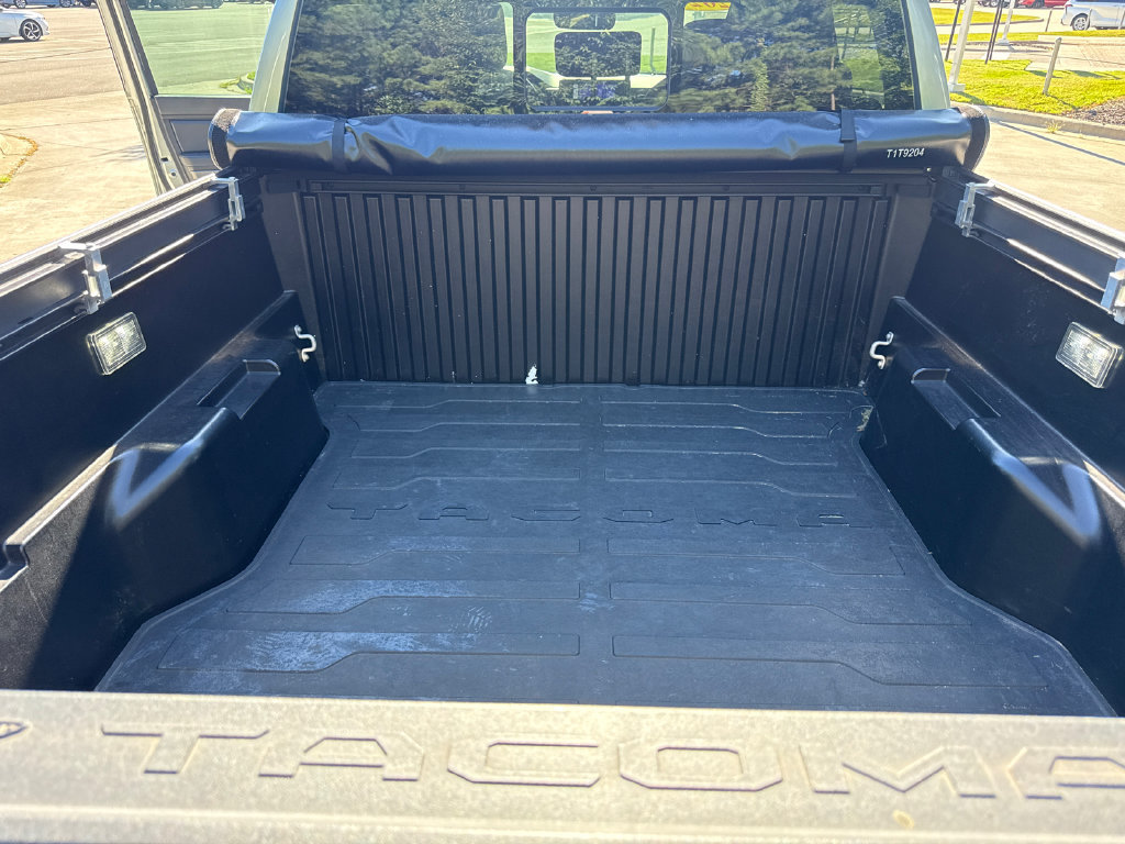 Used 2024 Toyota Tacoma SR5 w/ SR5 Upgrade Package RWD image 33