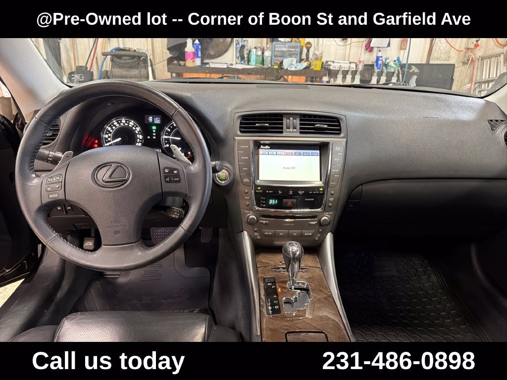 Used 2010 Lexus IS 350C w/ Luxury Pkg RWD image 19