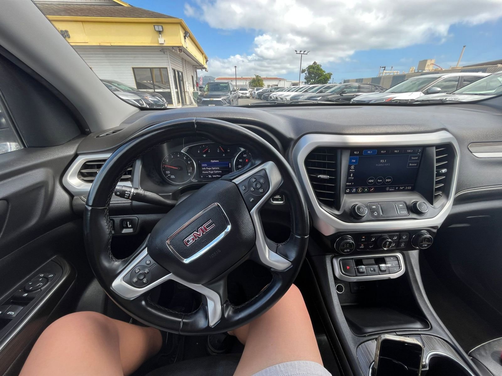 Used 2023 GMC Acadia SLT image 35