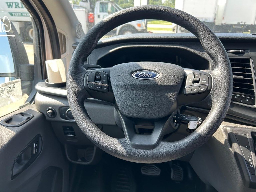 New 2025 Ford Transit 250 148 Medium Roof RWD image 41
