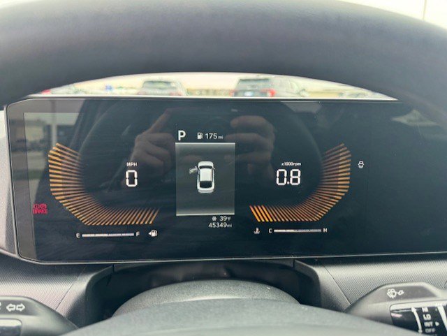 Used 2025 Kia K4 LXS image 16