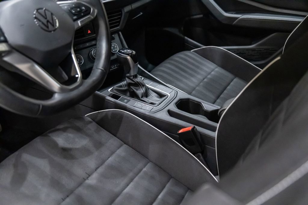 Used 2024 Volkswagen Jetta Sport image 17