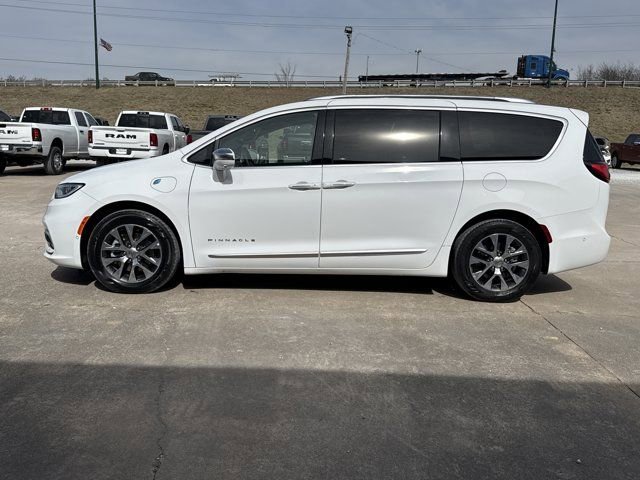 Used 2024 Chrysler Pacifica Pinnacle image 16