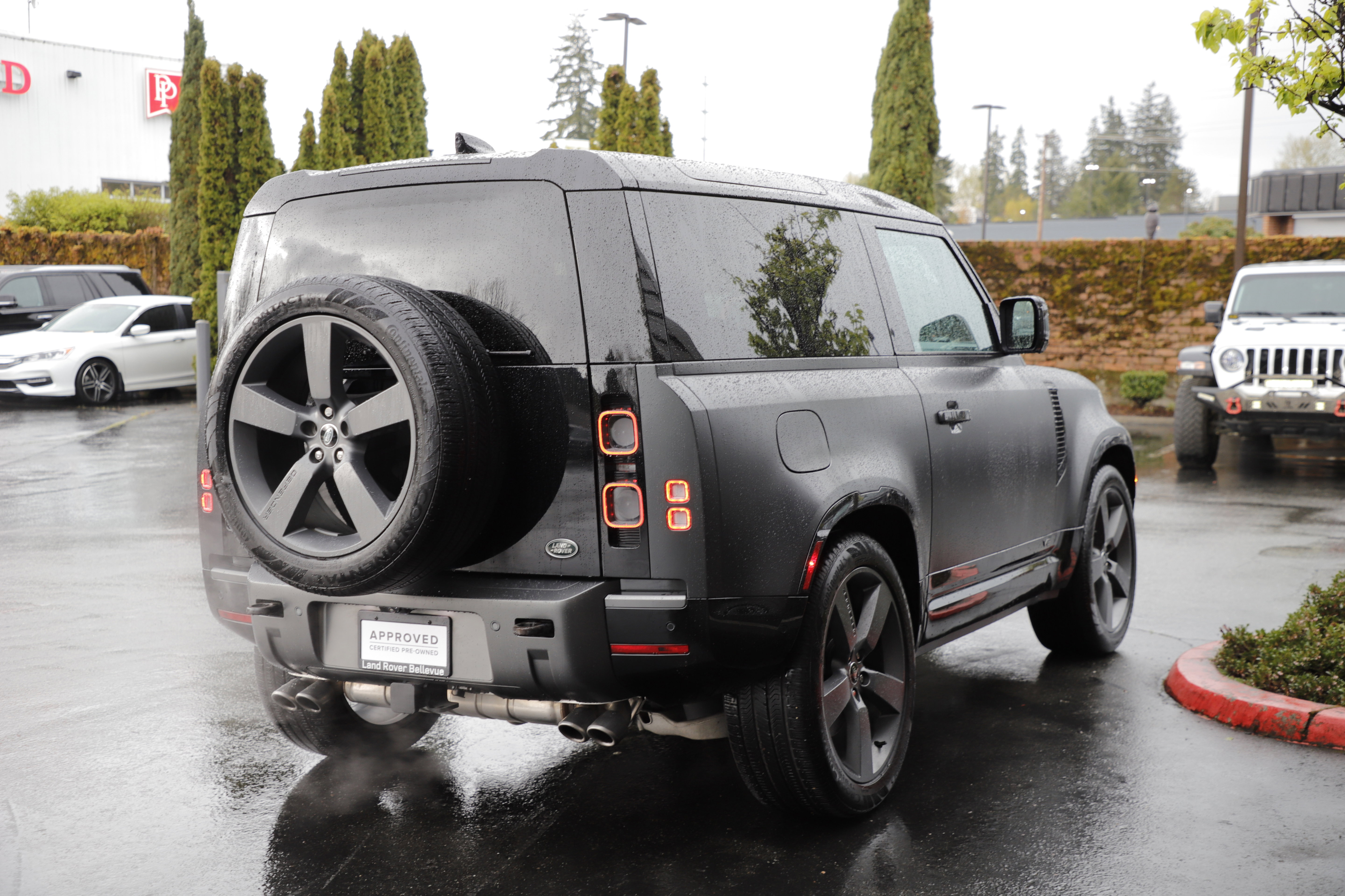 Used 2023 Land Rover Defender 90 Carpathian Edition image 8