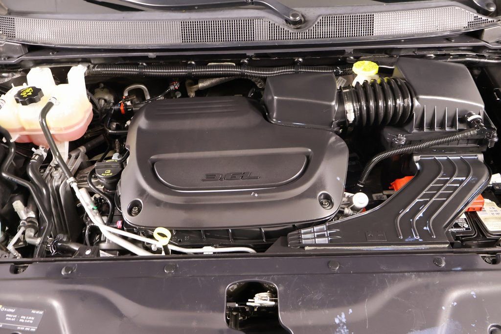 Used 2022 Chrysler Pacifica Touring-L image 19