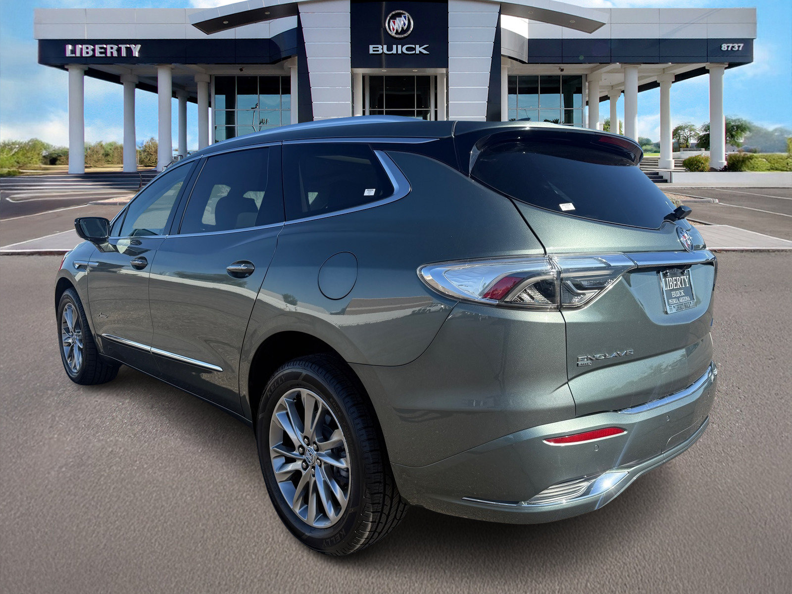 Used 2023 Buick Enclave Avenir w/ Avenir Technology Package AWD/4WD image 5