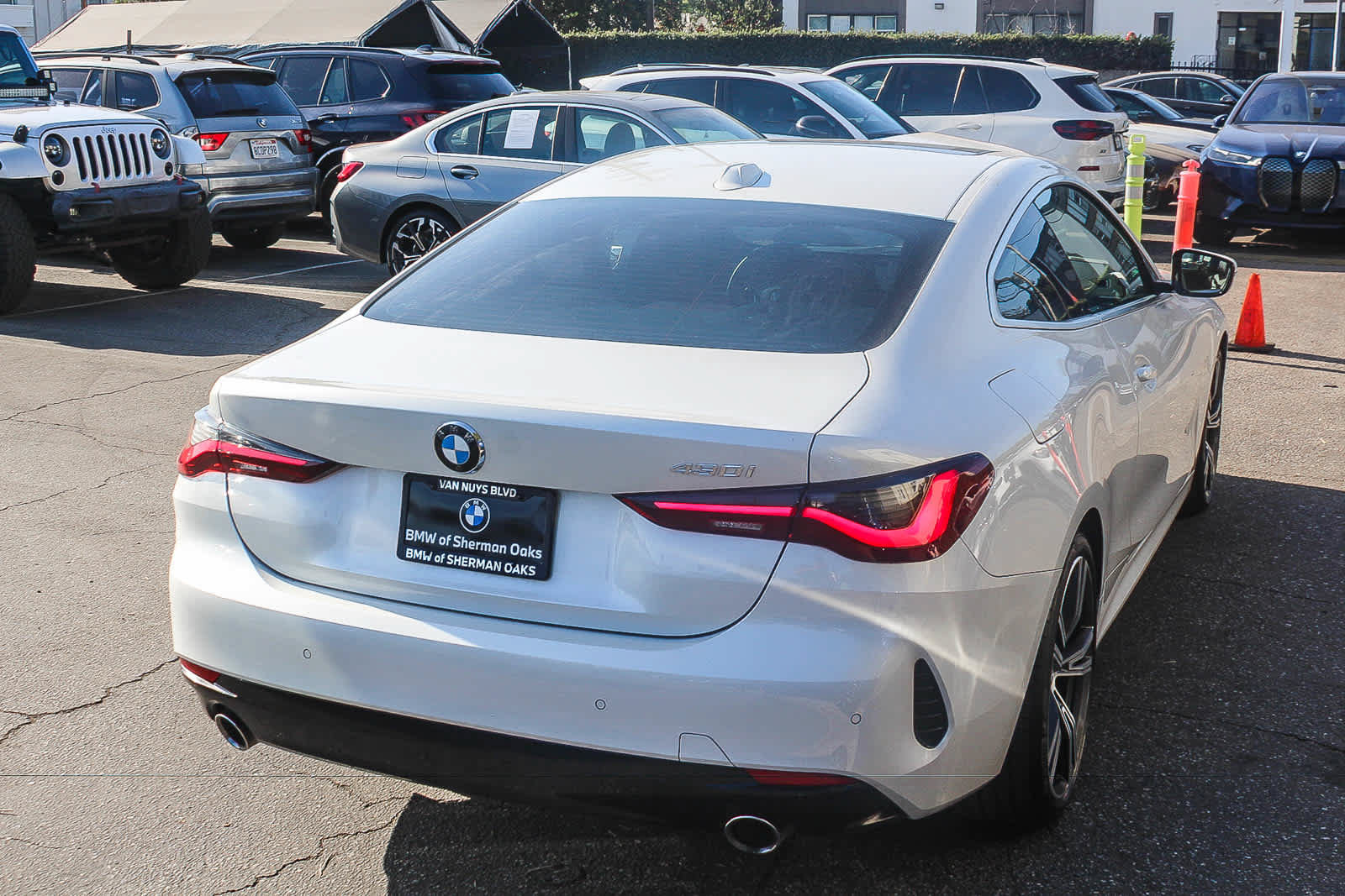 Used 2024 BMW 430i Coupe w/ Convenience Package RWD image 4