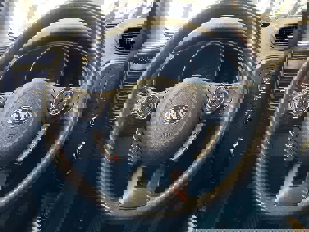 Used 2016 Kia Soul + image 16