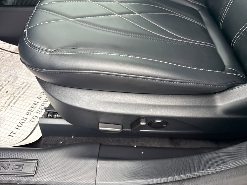 Used 2023 Ford Mustang Mach-E Select image 26