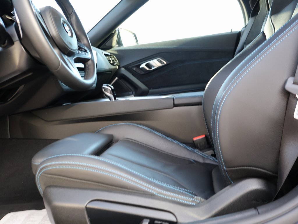 Used 2024 BMW Z4 M40i w/ Premium Package image 37