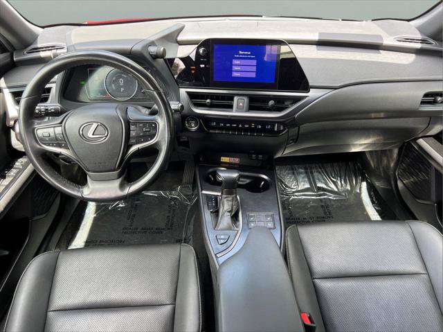 Certified 2024 Lexus UX 250h F Sport FWD image 22