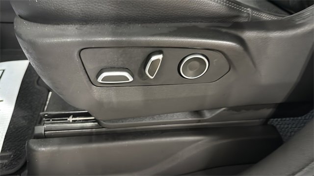 Used 2025 GMC Yukon XL Denali image 35